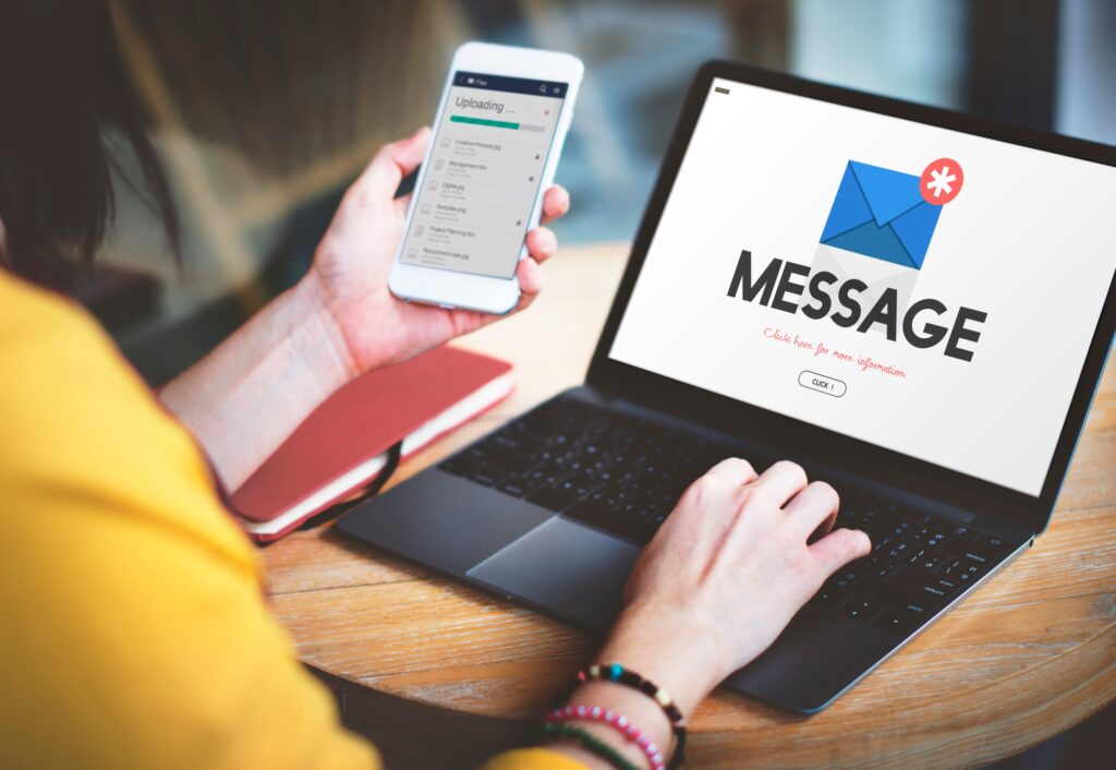 Quelles sont les stratégies efficaces pour informer rapidement les citoyens grâce aux messages push ?